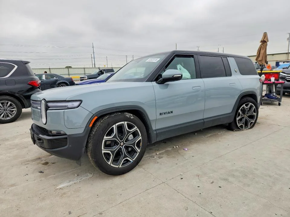 2026 Rivian R1S