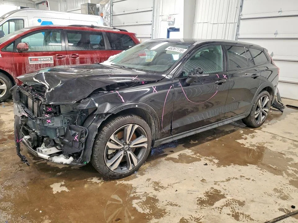 2025 Volvo V60 Cross Country