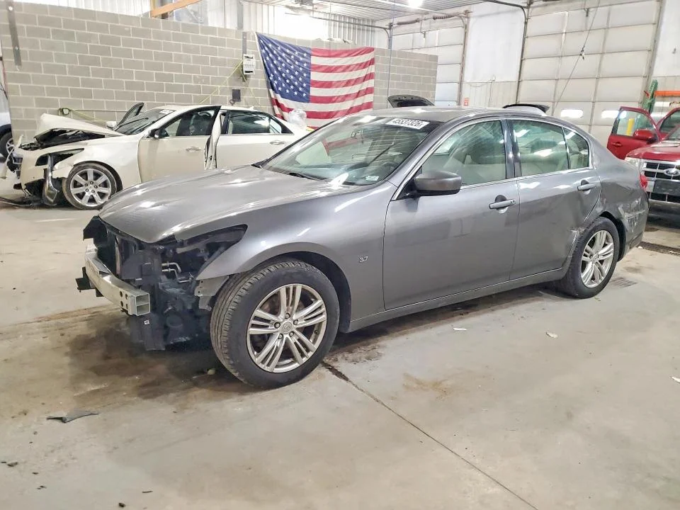 2015 Infiniti Q40