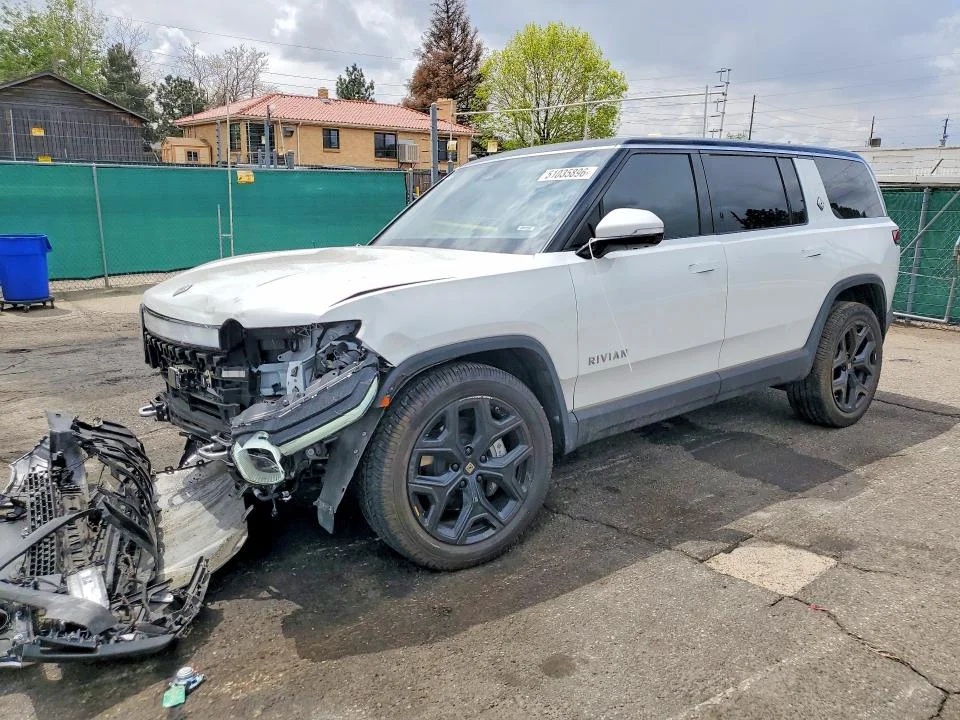 2024 Rivian R1S