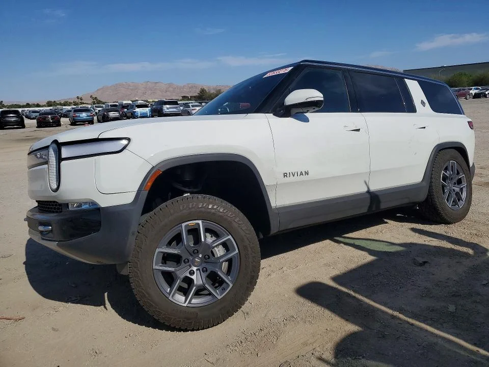 2024 Rivian R1S