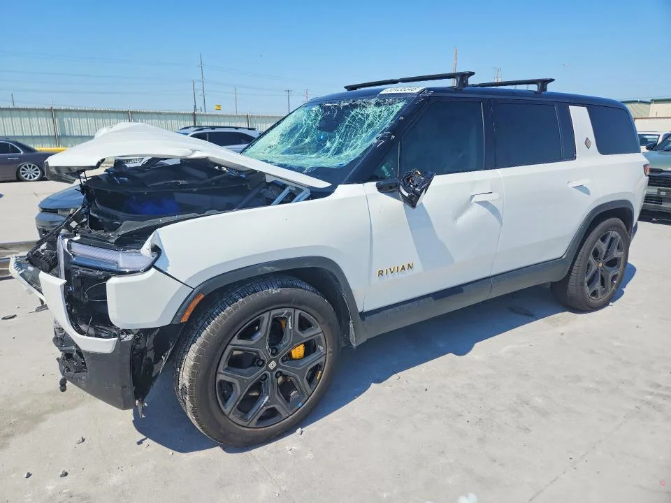 2026 Rivian R1S