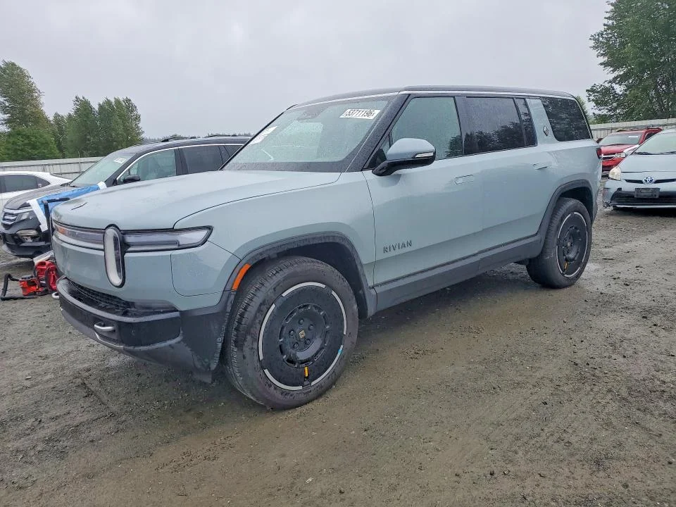 2025 Rivian R1S