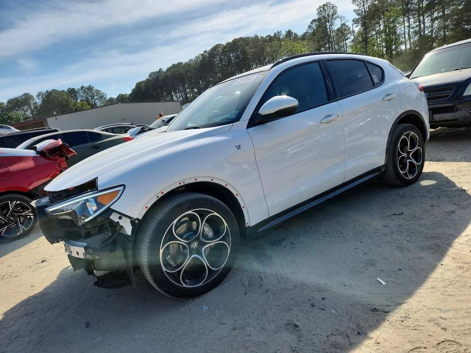 2023 Alfa Romeo Stelvio