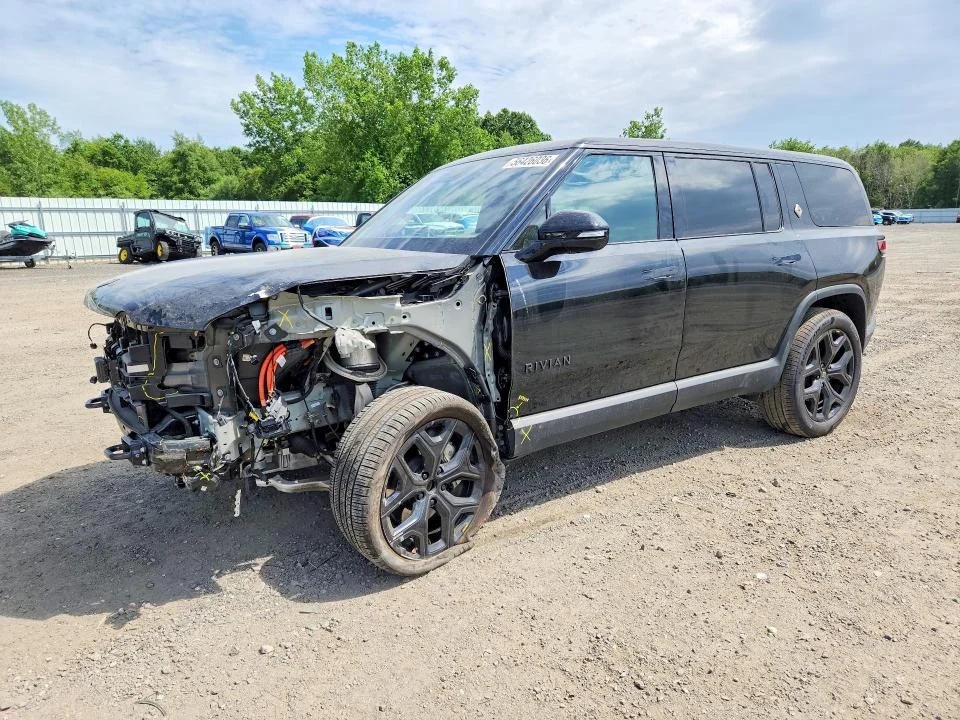 2025 Rivian R1S