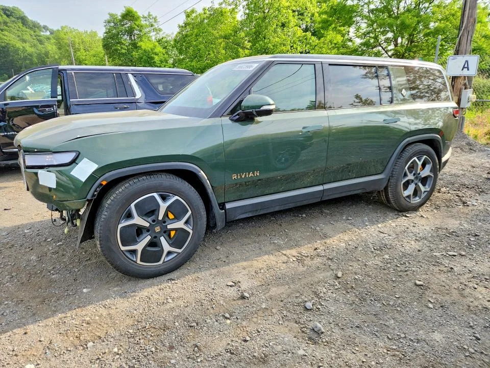 2024 Rivian R1S