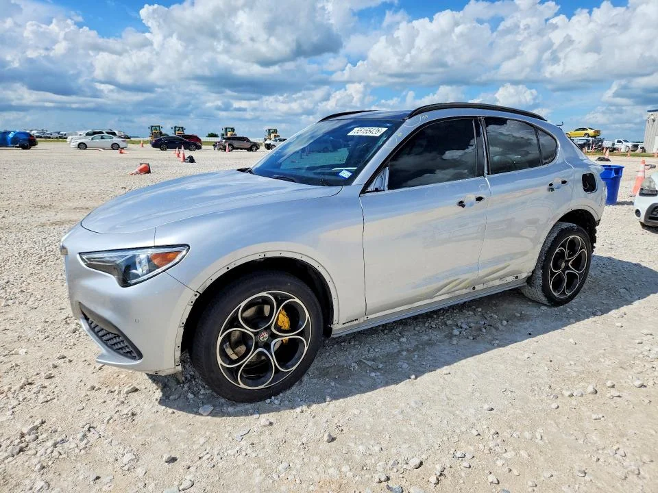 2021 Alfa Romeo Stelvio