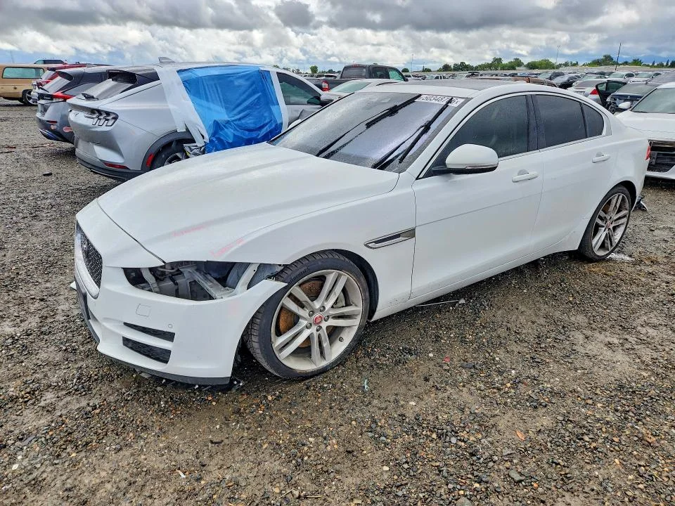 2017 Jaguar Xe