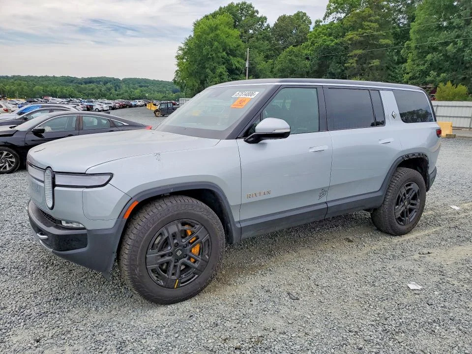 2023 Rivian R1S