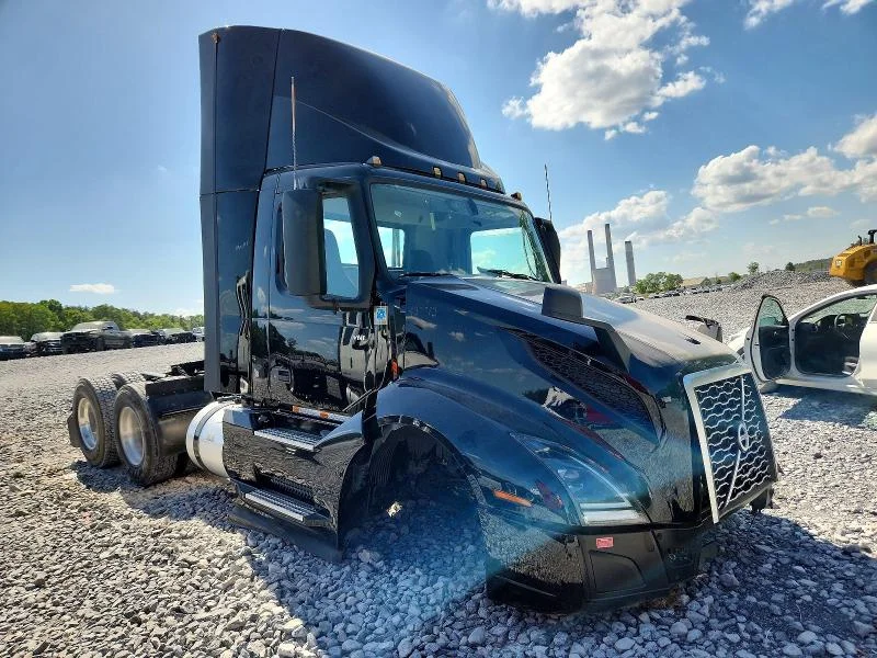 2025 Volvo Vn