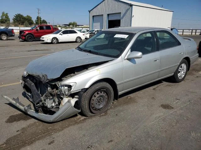 2000 Toyota Camry