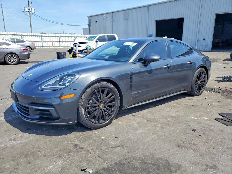2018 Porsche Panamera