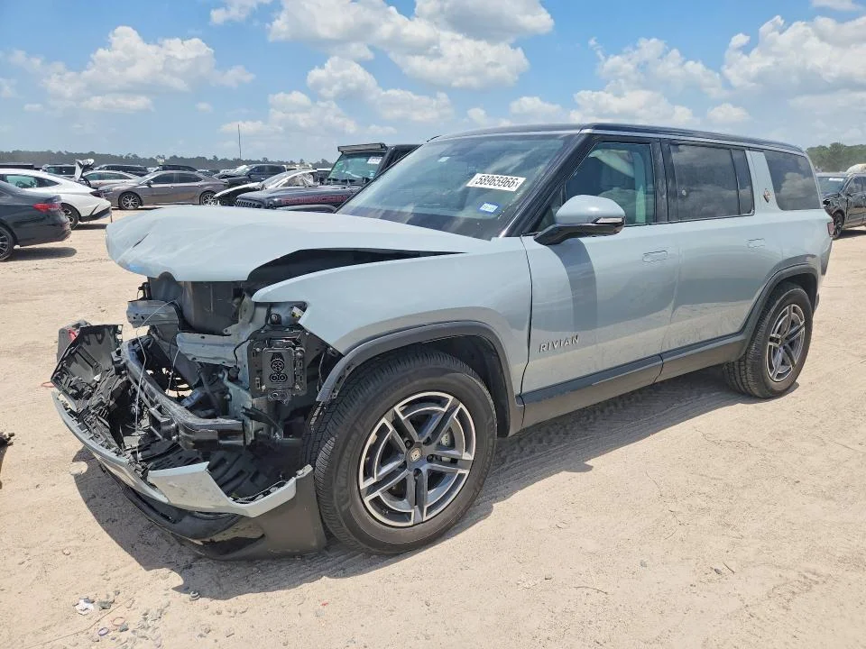 2025 Rivian R1S