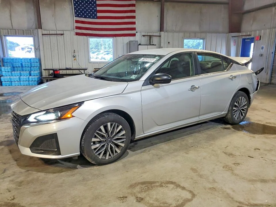 2025 Nissan Altima