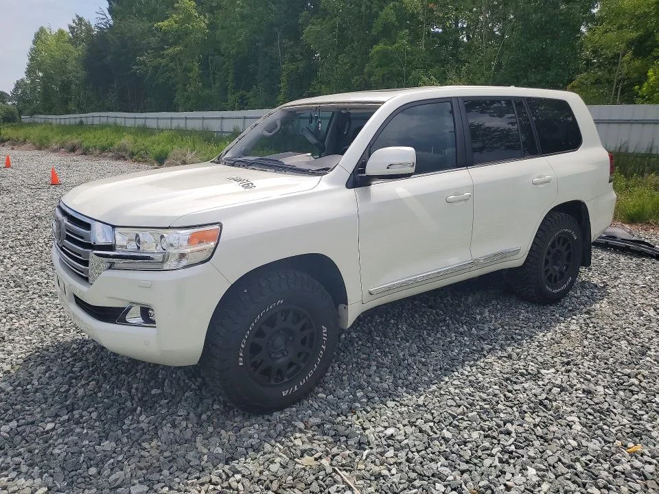 2016 Toyota Land Cruiser
