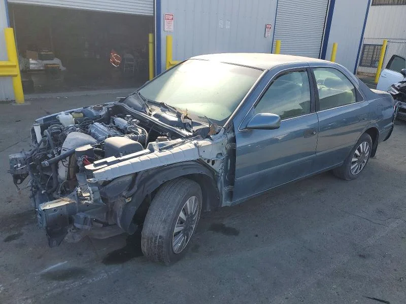 2000 Toyota Camry