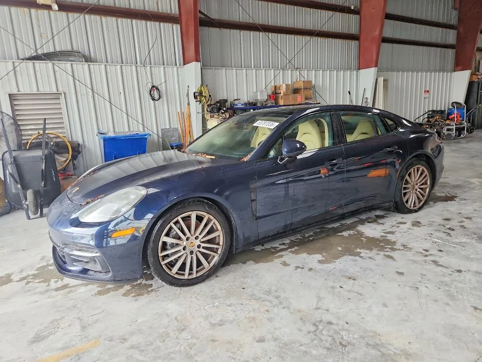 2018 Porsche Panamera