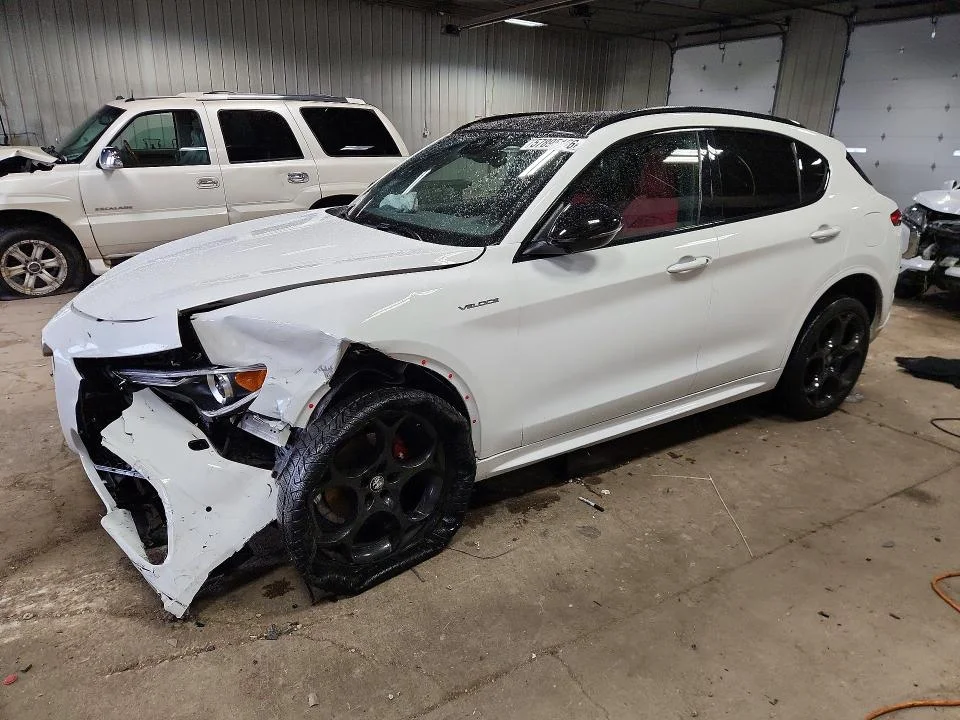2022 Alfa Romeo Stelvio
