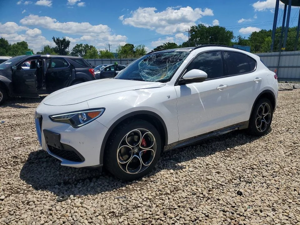 2022 Alfa Romeo Stelvio