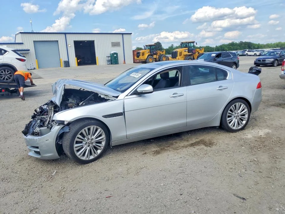 2017 Jaguar Xe