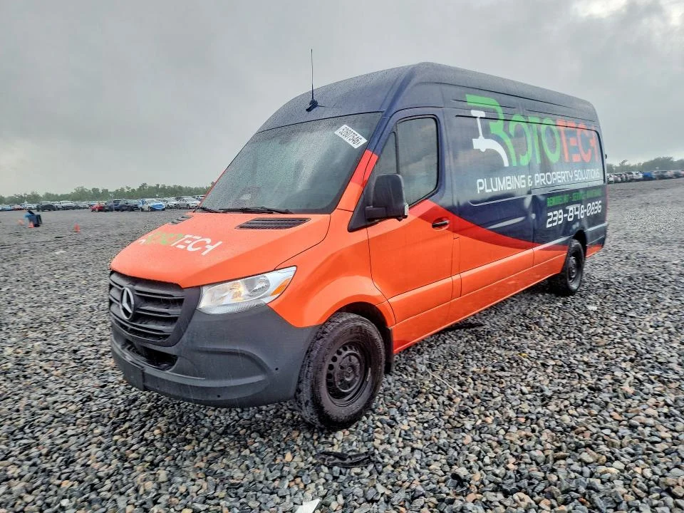 2025 Mercedes Benz 2500 Crew