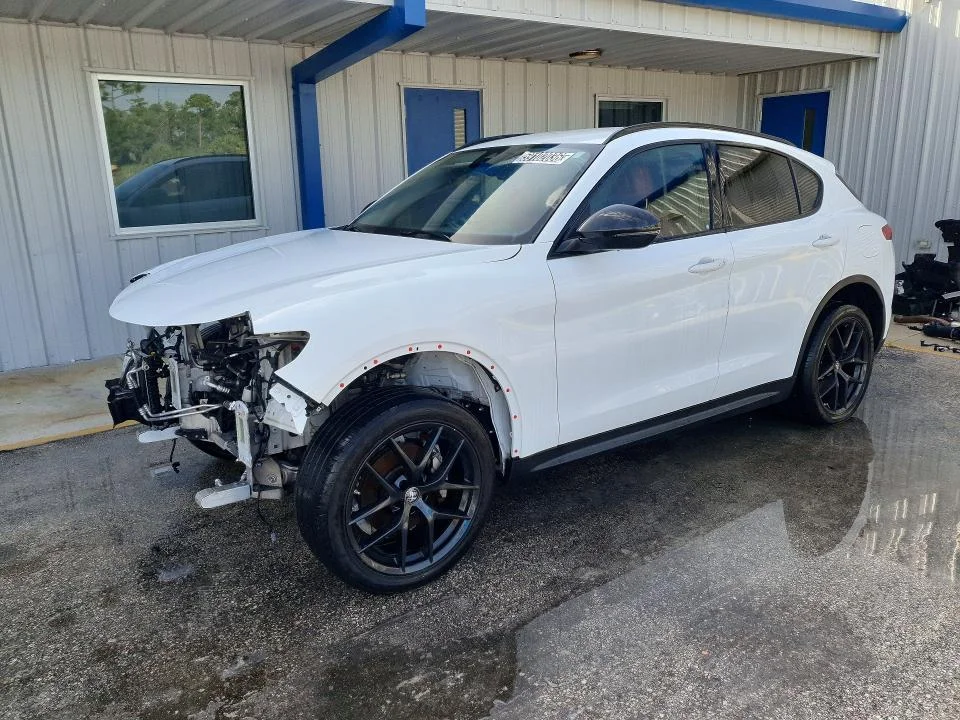 2021 Alfa Romeo Stelvio