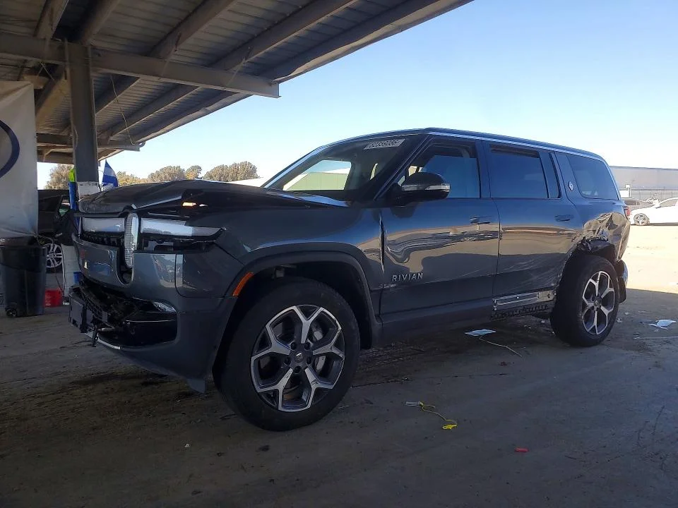 2024 Rivian R1S