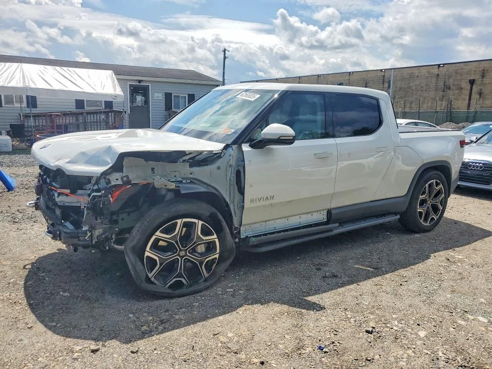 2025 Rivian R1T