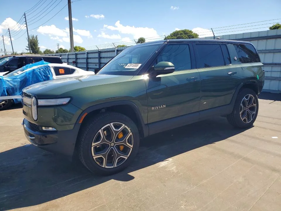 2024 Rivian R1S