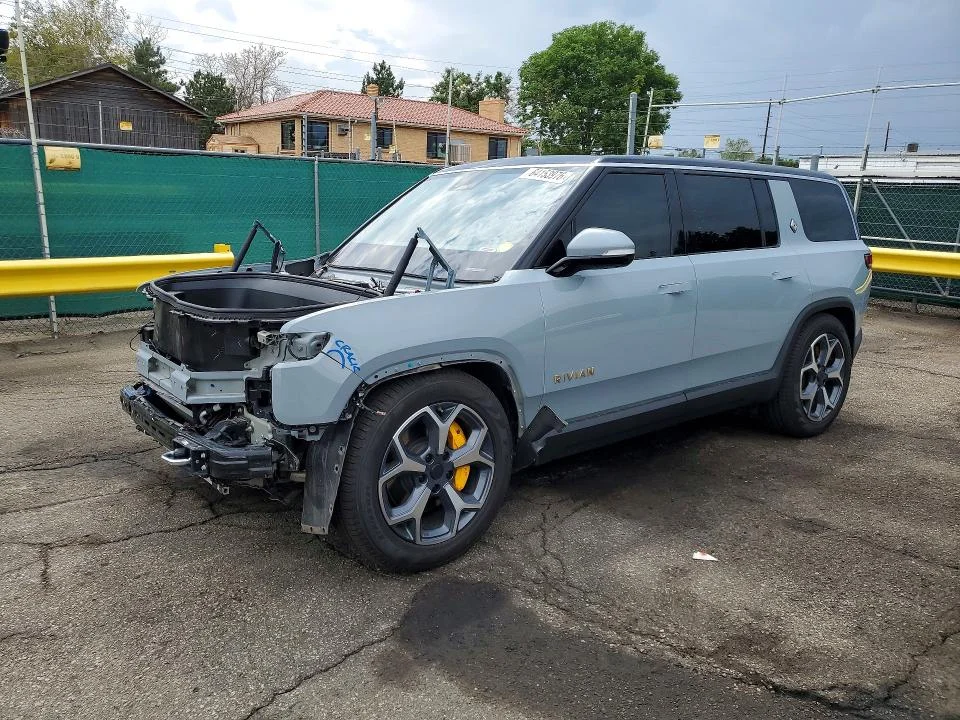 2023 Rivian R1S