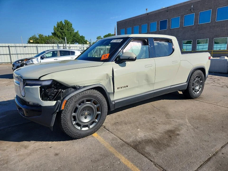 2025 Rivian R1T