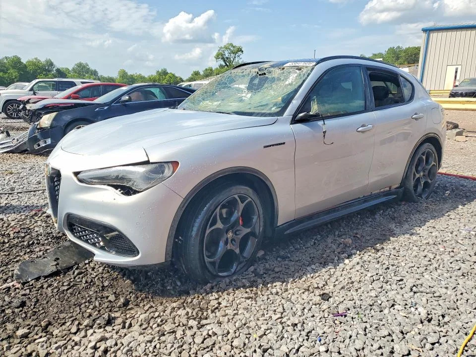 2024 Alfa Romeo Stelvio