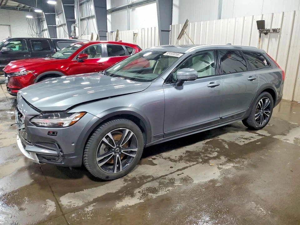 2019 Volvo V90 Cross Country