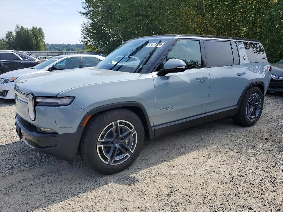 2025 Rivian R1S
