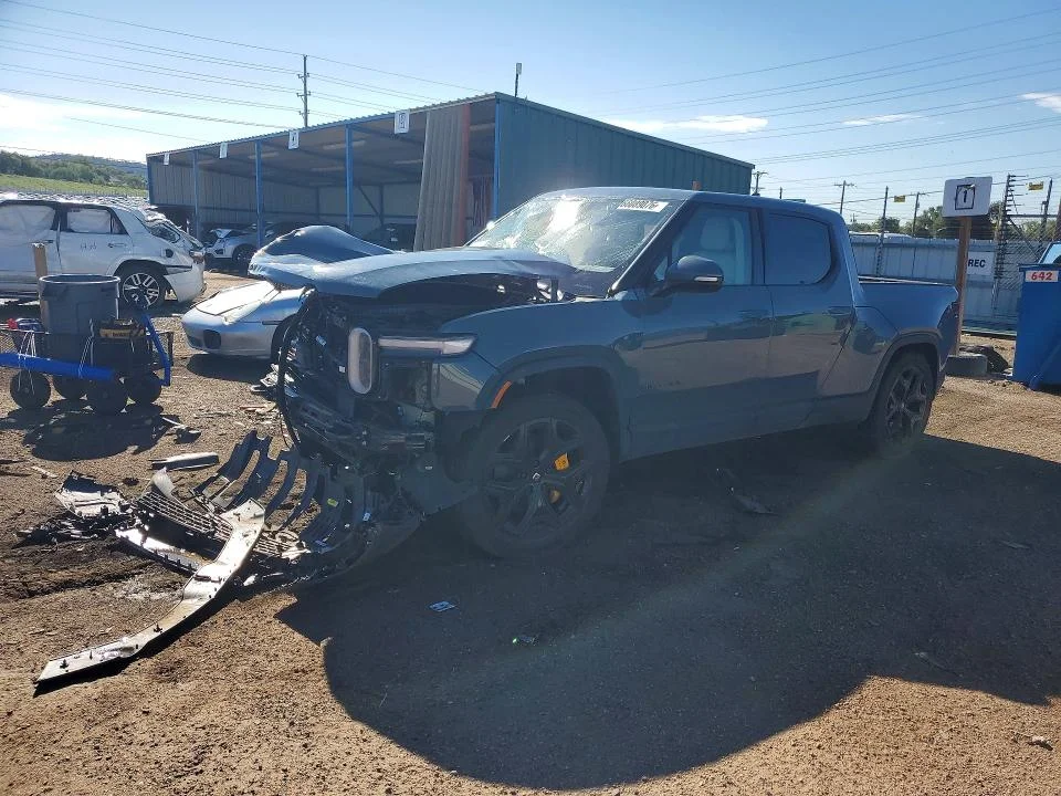 2025 Rivian R1T