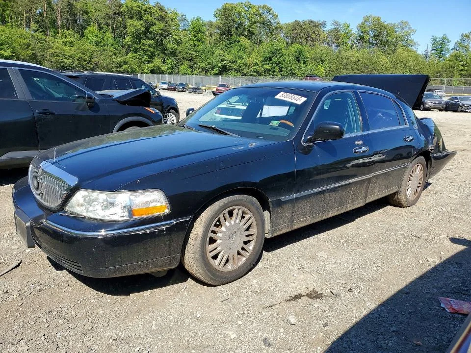 2003 Lincoln Town Car