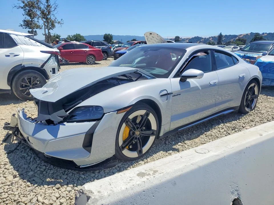 2025 Porsche Taycan