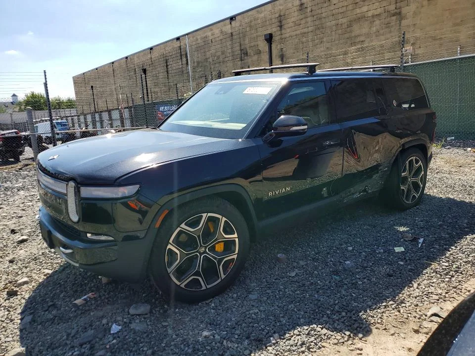 2024 Rivian R1S