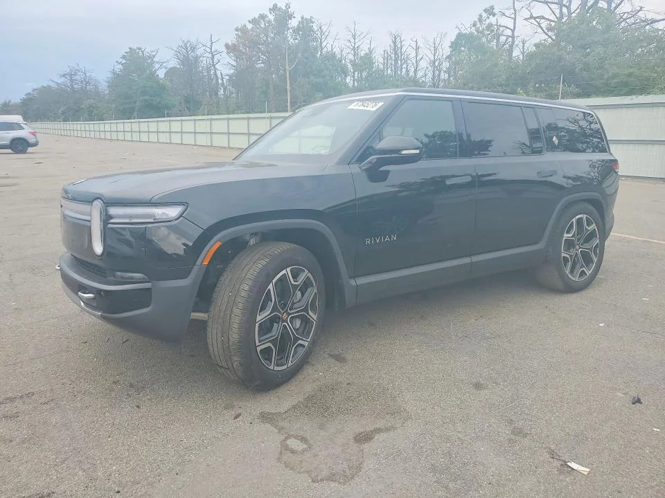 2026 Rivian R1S