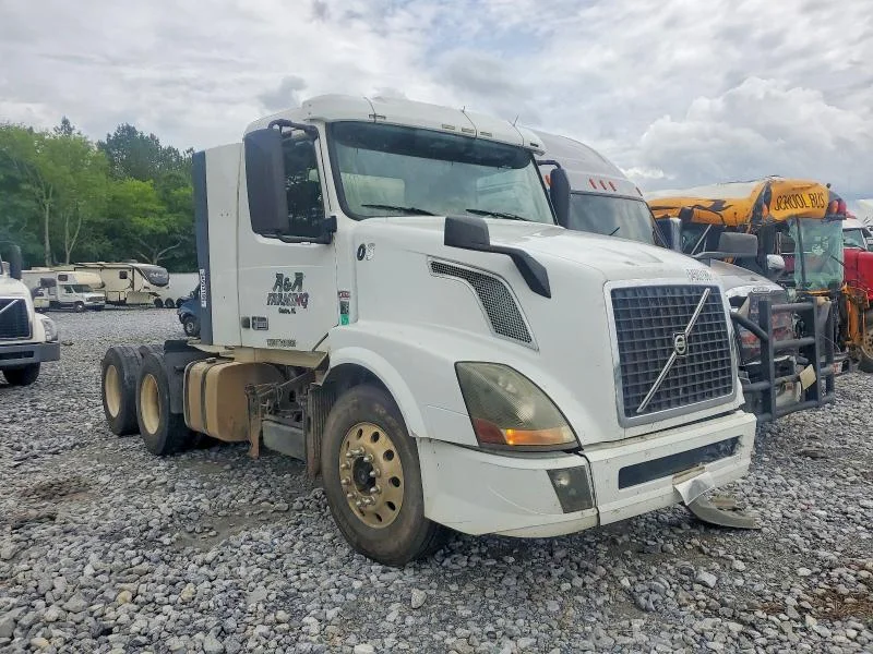 2016 Volvo Vn