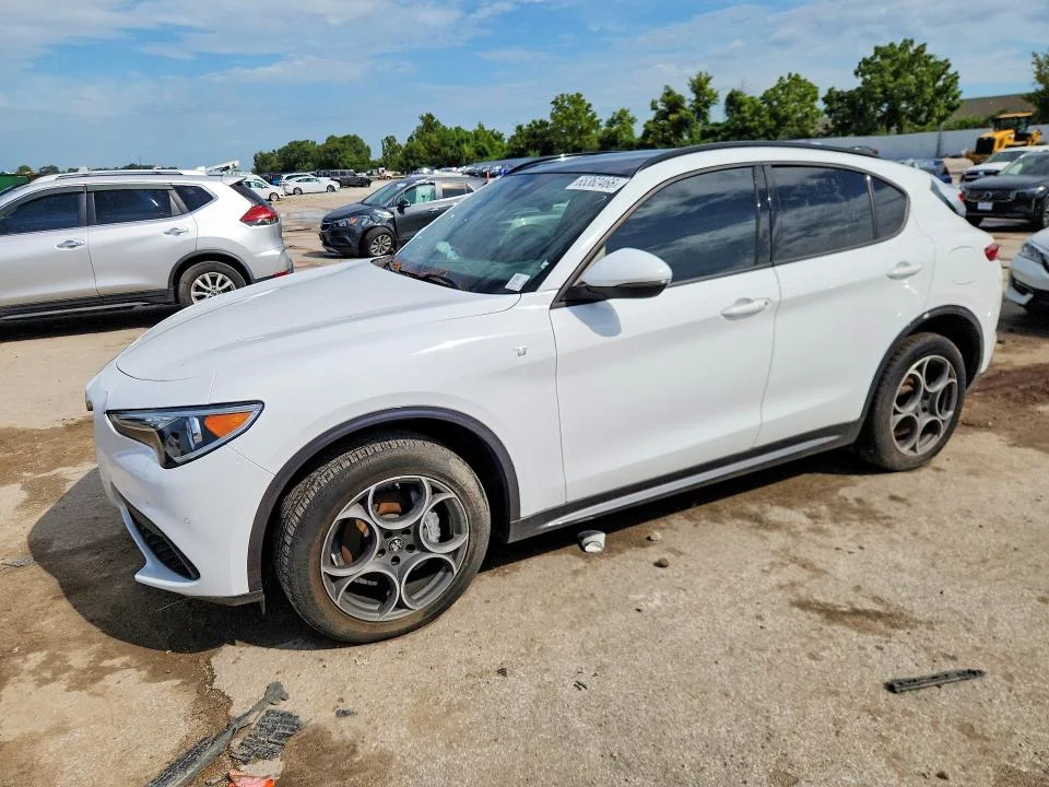 2022 Alfa Romeo Stelvio