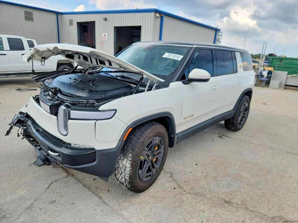2023 Rivian R1S