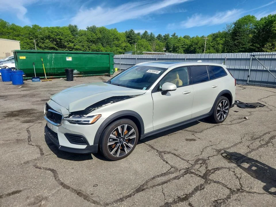 2020 Volvo V60 Cross Country