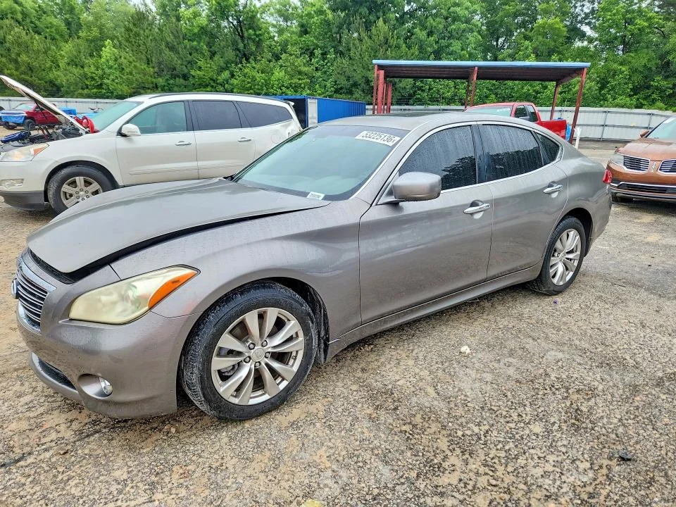 2012 Infiniti M37