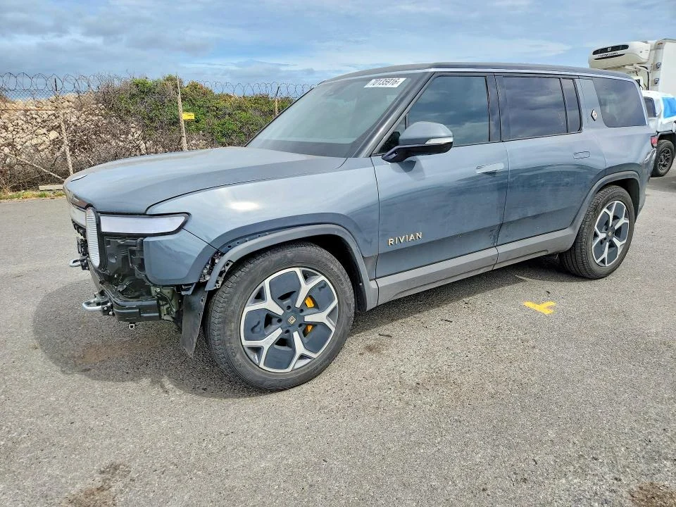 2024 Rivian R1S