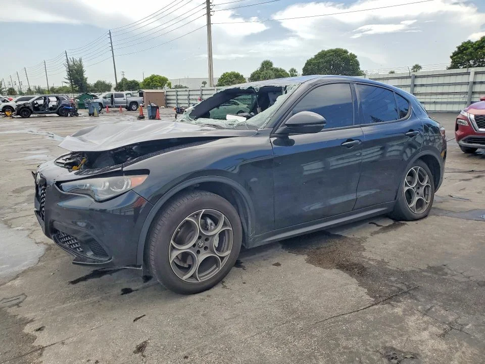 2025 Alfa Romeo Stelvio