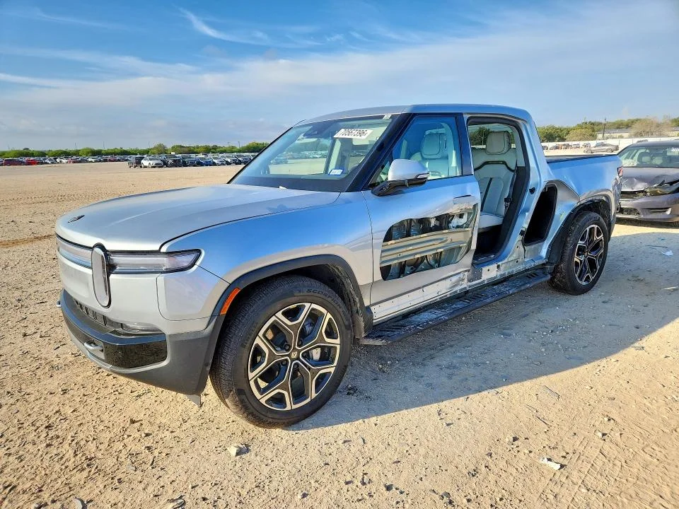 2025 Rivian R1T