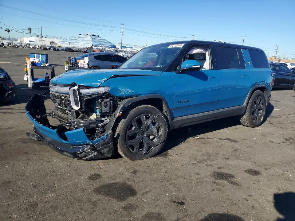 2025 Rivian R1S