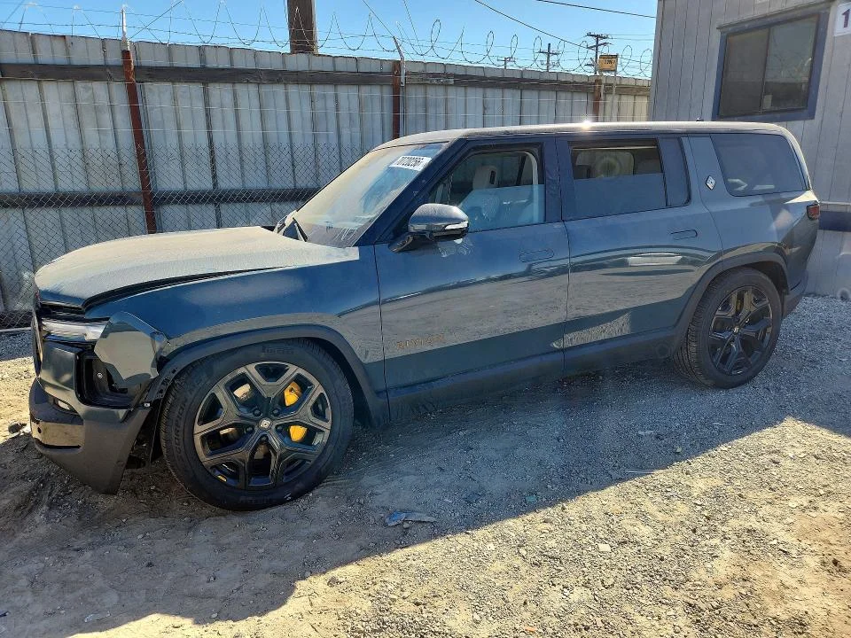 2025 Rivian R1S
