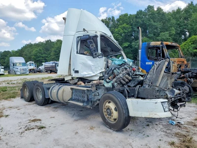 2013 Volvo Vnl